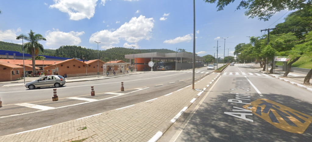 foto do terminal de ônibus de caieiras